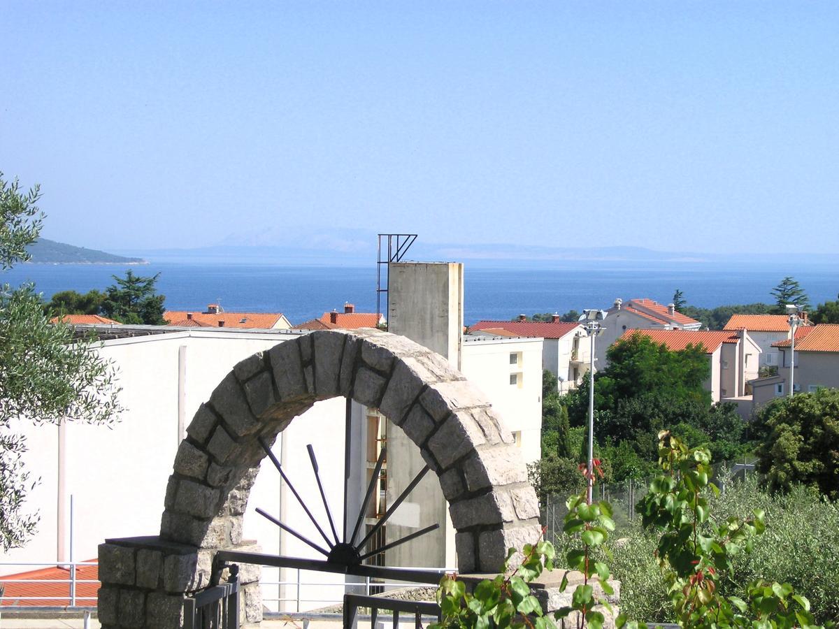 Apartments Oribella Krk Town Exterior photo
