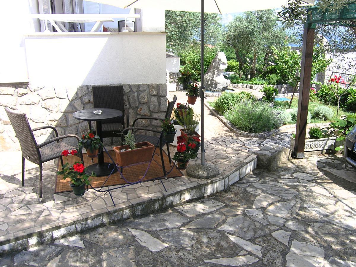 Apartments Oribella Krk Town Exterior photo