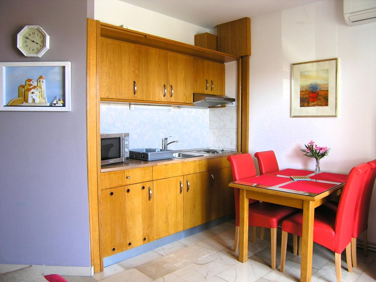 Apartments Oribella Krk Town Exterior photo