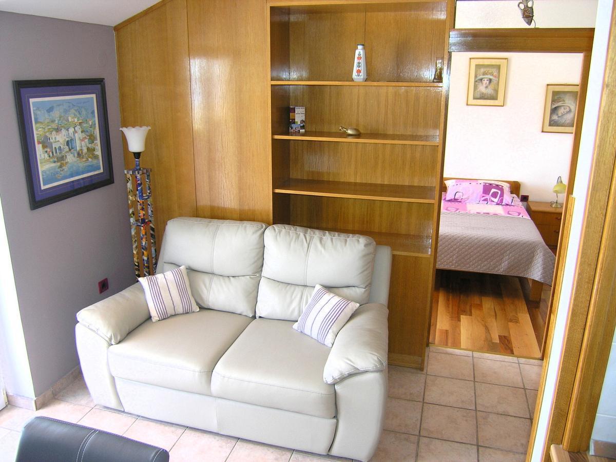 Apartments Oribella Krk Town Exterior photo